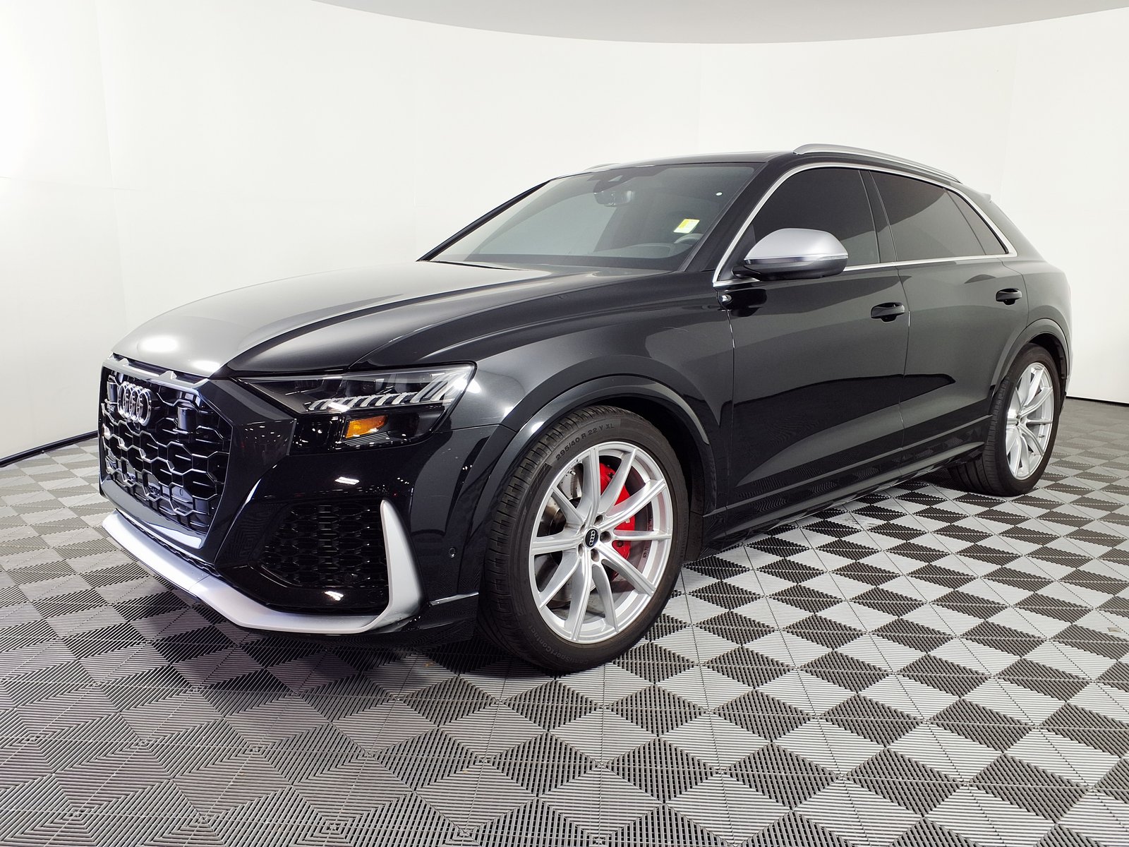 Audi RS Q8, front three-quarter view